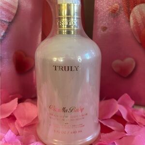 TRULY Vanilla Baby Body Wash - Pink and White